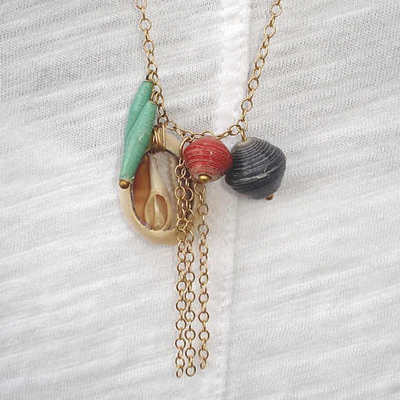 FRESH PRODUCE handmade by 31 Bits Seashell necklac - Picture 1 of 5